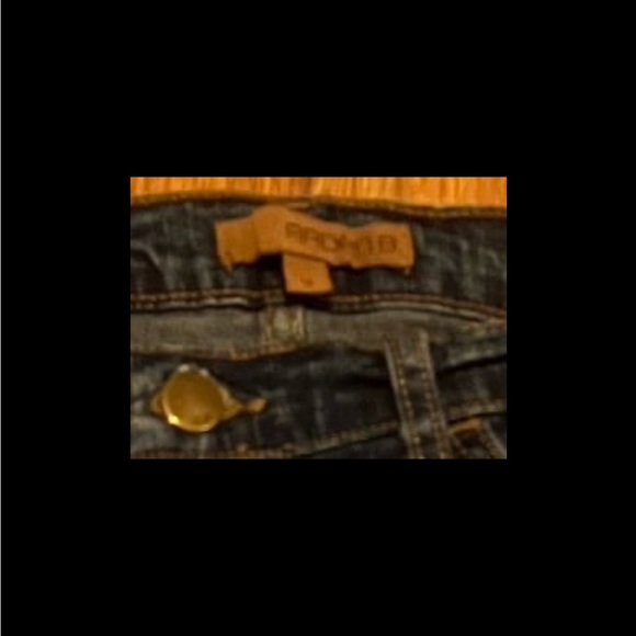 Vintage Arden B flare legs boho jeans with paisley accents - Picture 9 of 10